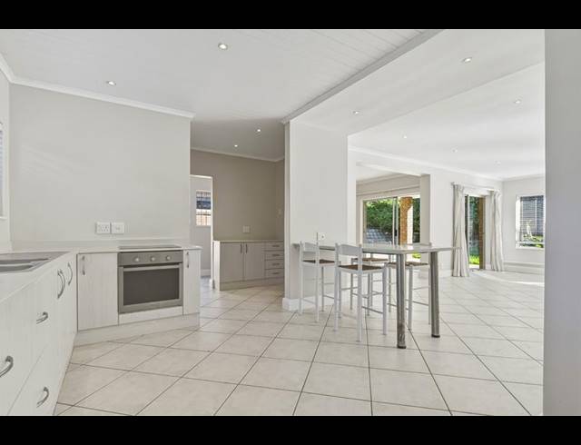 4 BEDROOM PROPERTY TO RENT IN WYNBERG UPPER